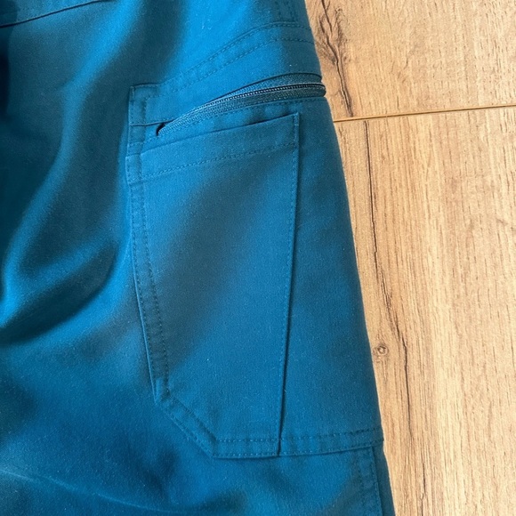 Figs technical collection scrub bottoms - Picture 10 of 11